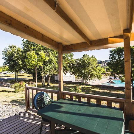 Camping La Chapouliere ريوم المظهر الخارجي الصورة