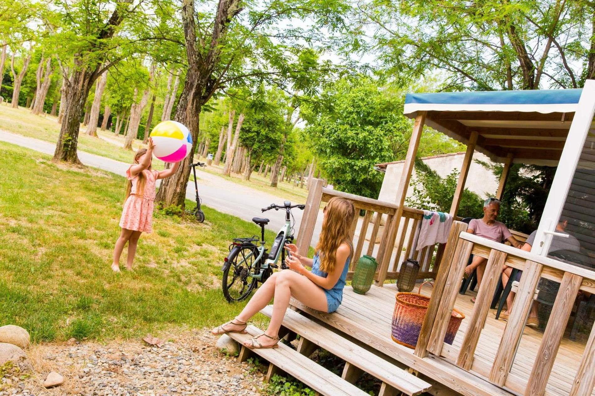 Camping La Chapouliere ريوم المظهر الخارجي الصورة