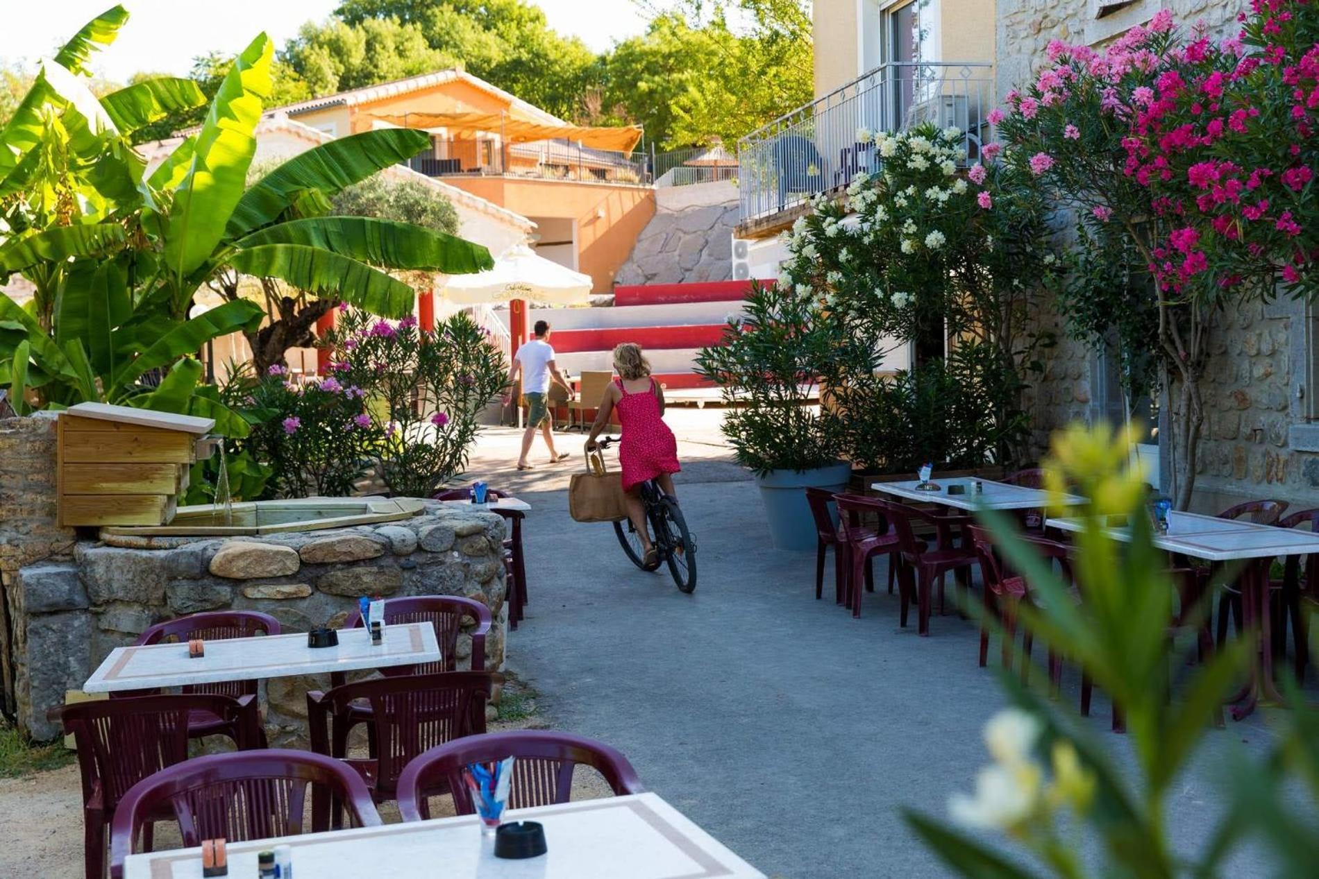 Camping La Chapouliere ريوم المظهر الخارجي الصورة
